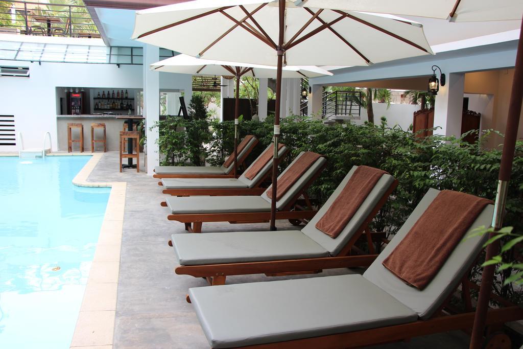 Palm Tree Boutique Hotel Phnom Penh Exterior photo