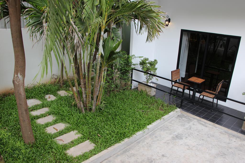 Palm Tree Boutique Hotel Phnom Penh Exterior photo