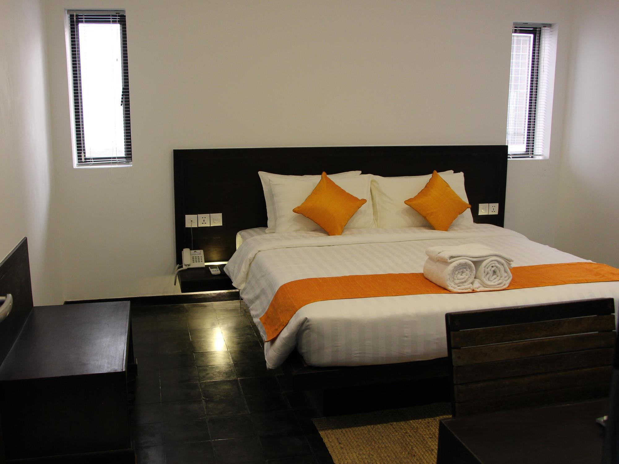 Palm Tree Boutique Hotel Phnom Penh Exterior photo