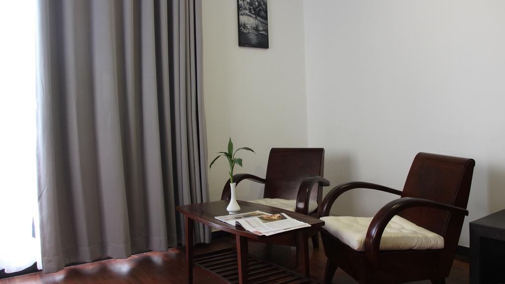Palm Tree Boutique Hotel Phnom Penh Exterior photo