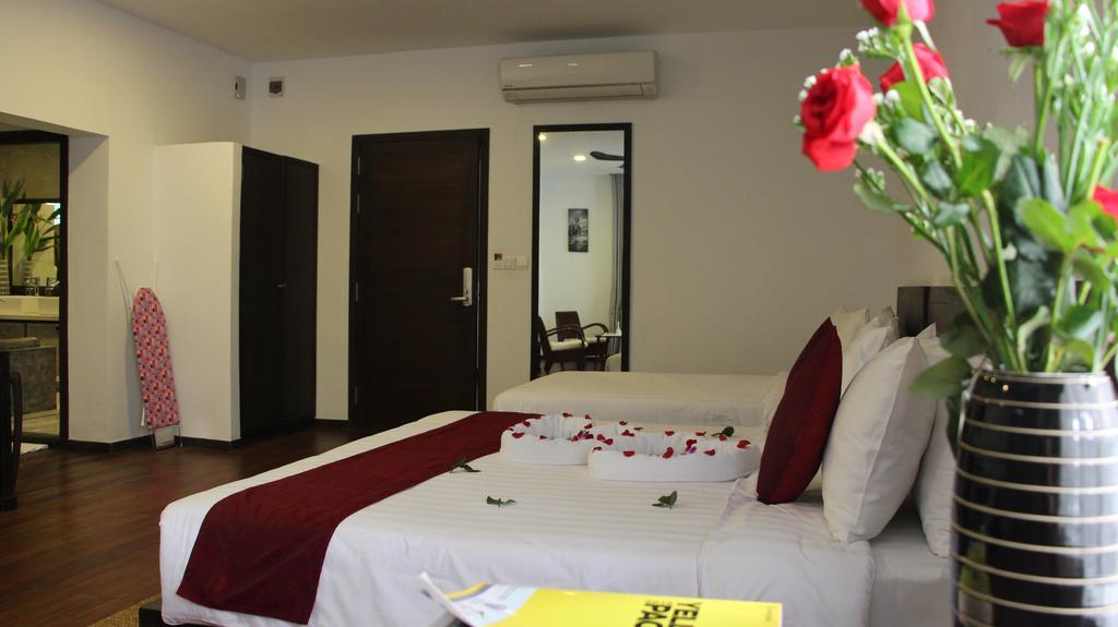 Palm Tree Boutique Hotel Phnom Penh Exterior photo