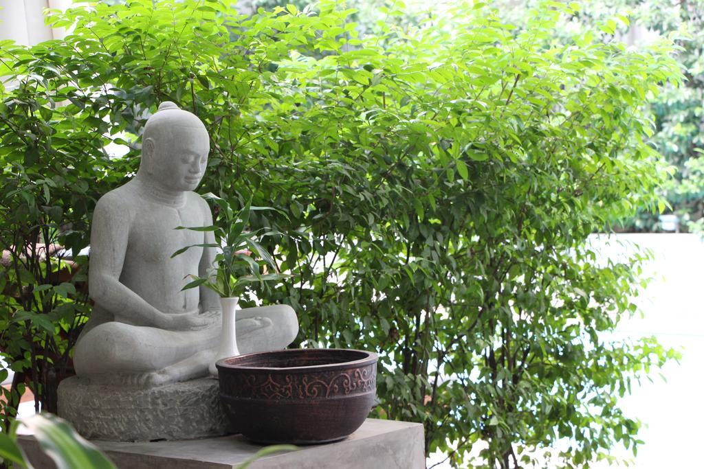Palm Tree Boutique Hotel Phnom Penh Exterior photo