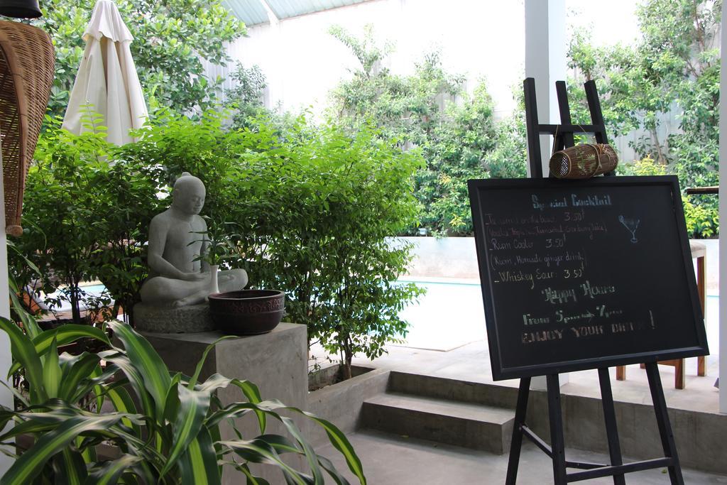 Palm Tree Boutique Hotel Phnom Penh Exterior photo