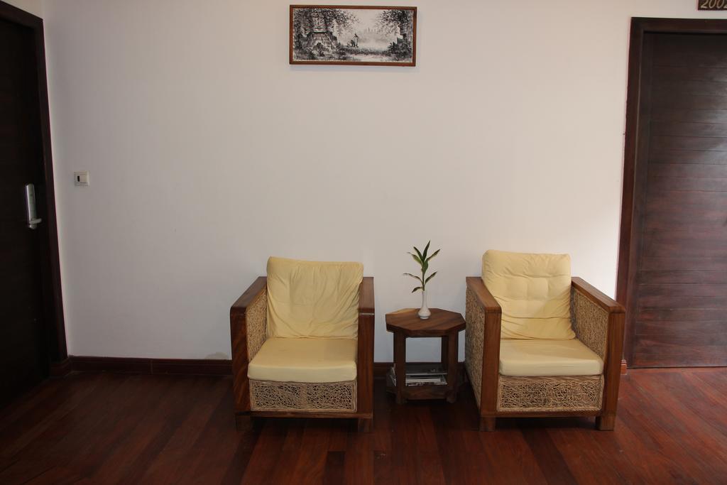 Palm Tree Boutique Hotel Phnom Penh Exterior photo