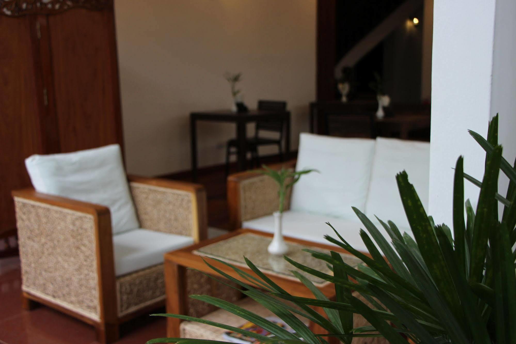 Palm Tree Boutique Hotel Phnom Penh Exterior photo